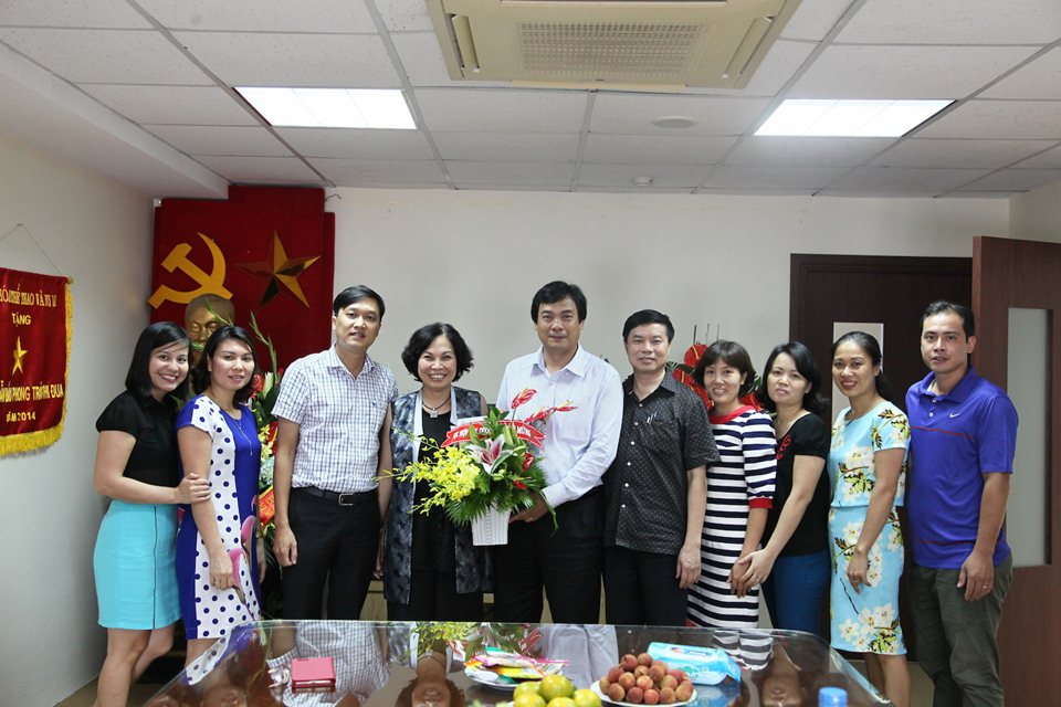 Cục trưởng Cục hợp tác quốc tế Bộ Văn hoá Thể thao và Du lịch Nguyễn Trùng Khánh đến chúc m���ng Tạp chí Du Lịch